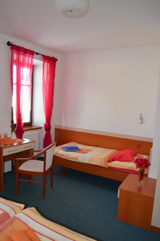Lázně Bělohrad Hotel U Kapra מראה חיצוני תמונה