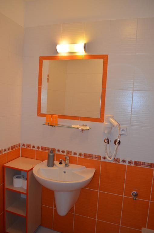 Lázně Bělohrad Hotel U Kapra חדר תמונה
