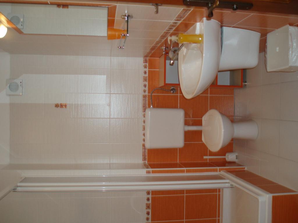Lázně Bělohrad Hotel U Kapra מראה חיצוני תמונה