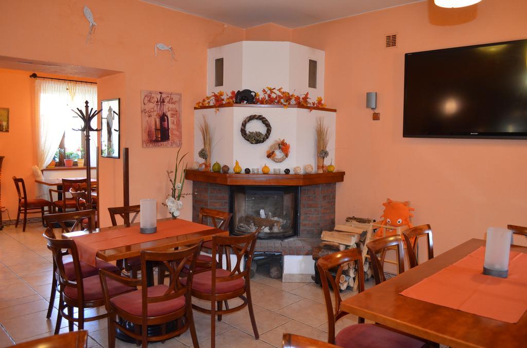 Lázně Bělohrad Hotel U Kapra מראה חיצוני תמונה